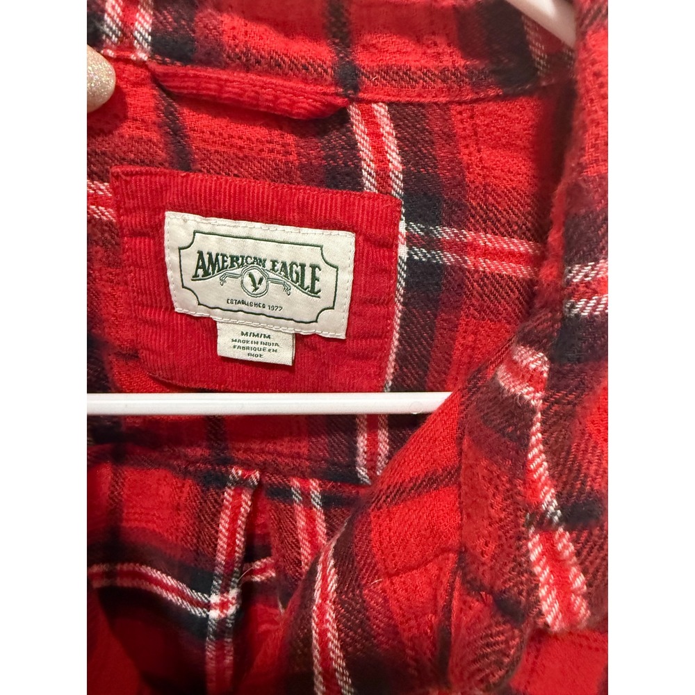 Lumberjack Red Black Plaid Outdoors Cropped Flannel American Eagle Size Medium - Picture 2 of 4